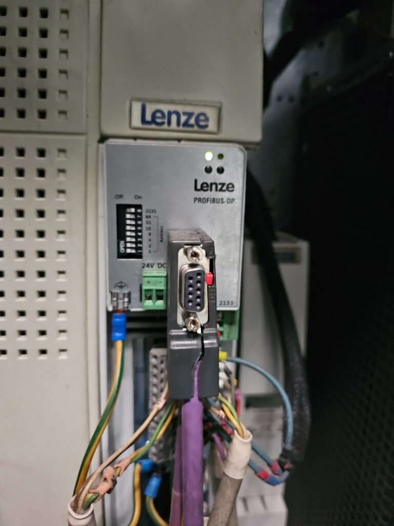 Conector profibus mal armado